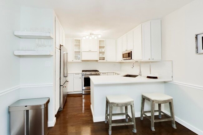 Building Photo - 1865 N Dayton St