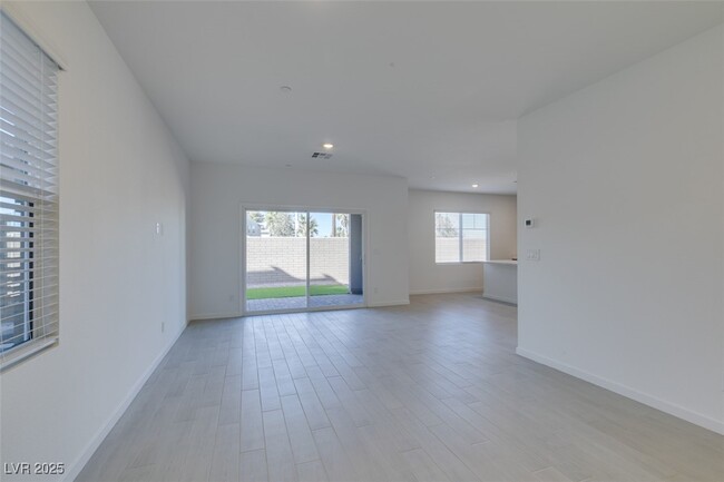 Building Photo - 405 Isla Enclave Wy