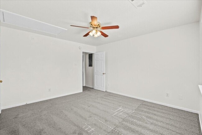 Building Photo - 5063 Akumal Calle