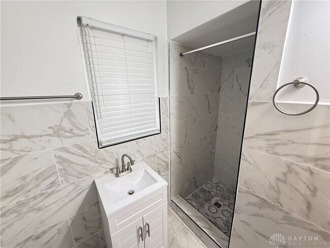 Building Photo - 3641 Maxton Rd