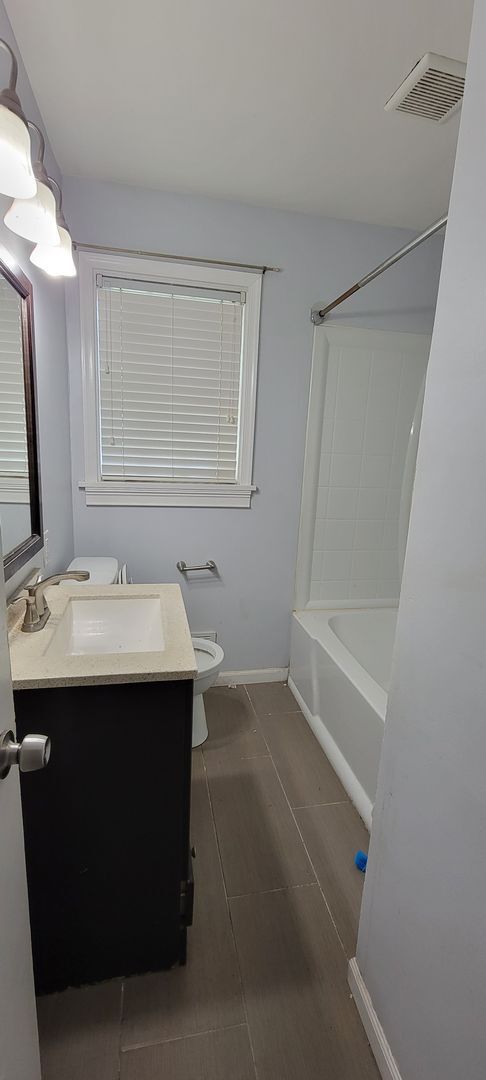 Building Photo - 8908 Mapleton Rd