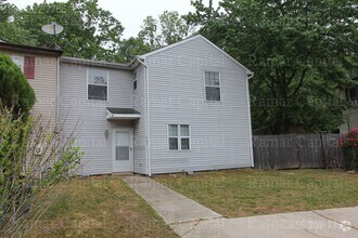 Building Photo - 3 Bedroom 1 Bath corner townhouse in Sickl...