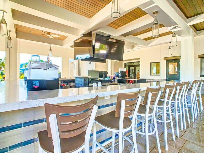 Building Photo - 1520 Oasis Club Blvd