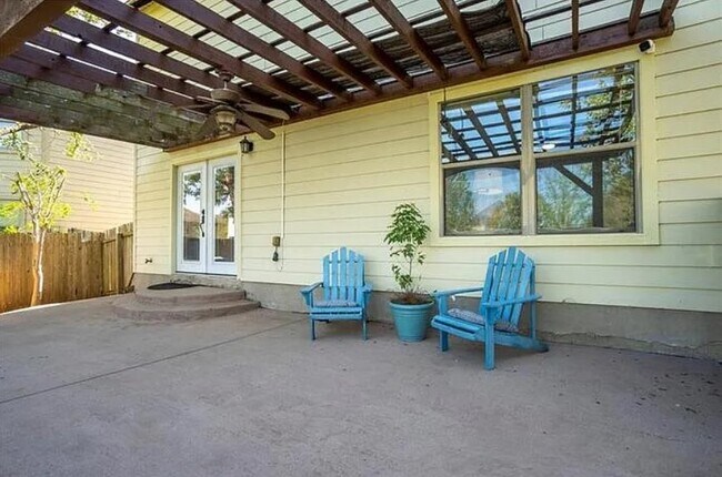 Building Photo - 4515 Cottonwood St