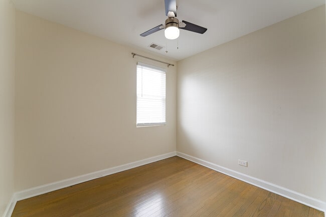 Building Photo - 1826 N 40th Ave