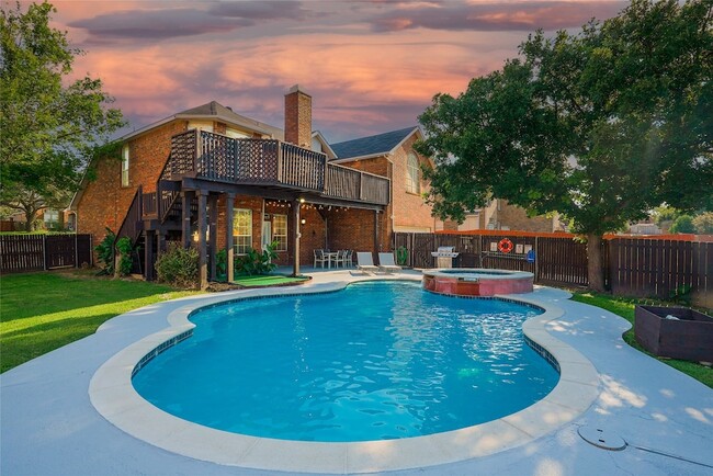 Building Photo - 5205 Panama Dr