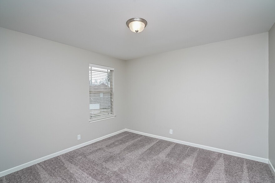 Building Photo - 3218 Mapleside Ln