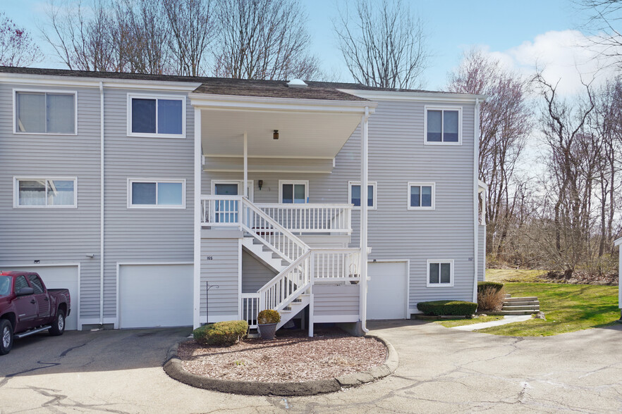 FRONT OF UNIT - 165 Pheasant Ln