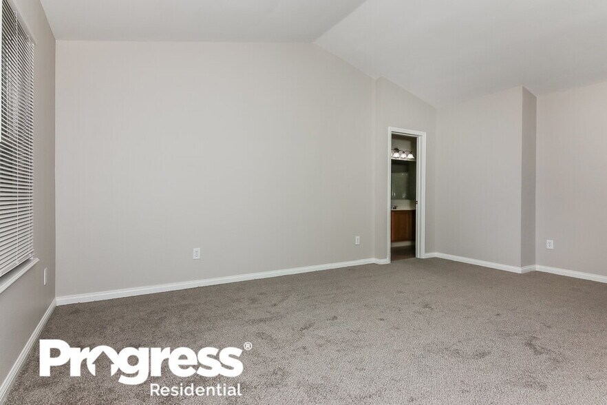 Building Photo - 1848 Ernest Dr