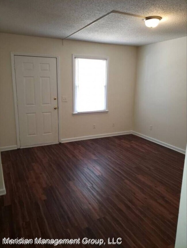 Building Photo - 2 br, 1 bath Apartment - 711 Jefferson St.