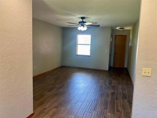 Building Photo - 137 Elmwood Ave