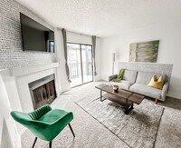 Building Photo - 1071 Clayton Ln