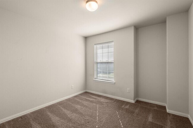 Building Photo - 4803 S Richwood Dr