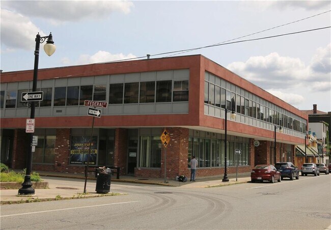 Building Photo - 285 Main St