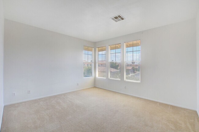 Building Photo - Beautiful 4-Bedroom Home in Gated Summerli...
