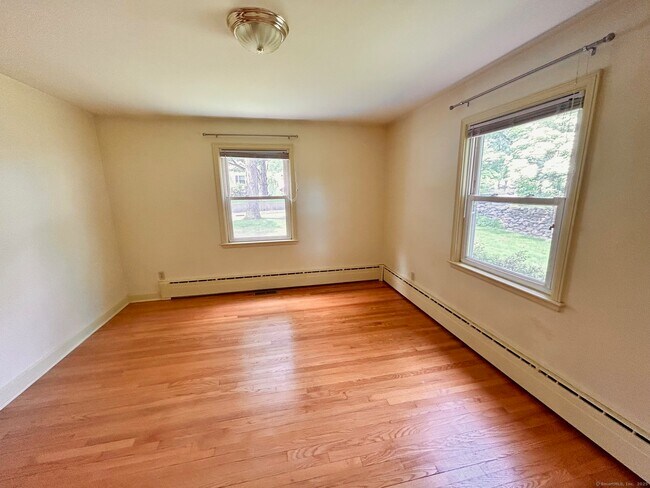 Building Photo - 478 Judd St