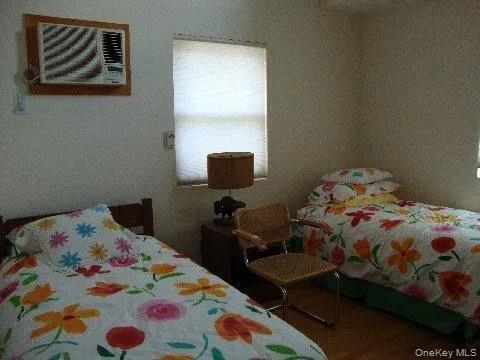 Building Photo - 25 Elm St