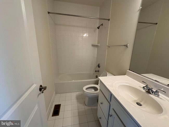 Building Photo - 9704 Glassy Creek Way