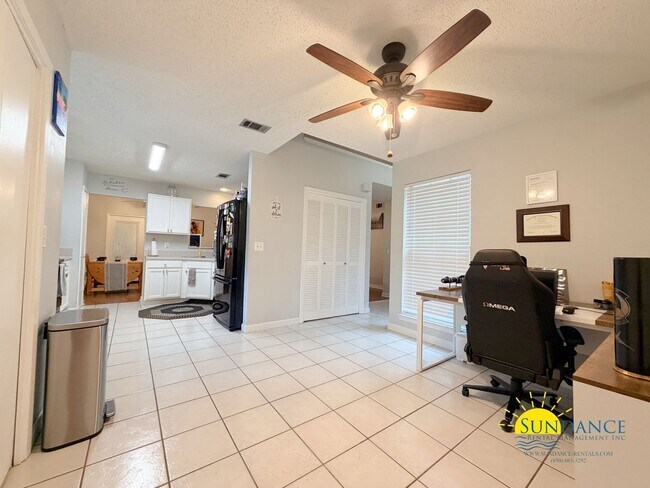 Building Photo - Charming 3BR Home in Mary Esther Near Hurlburt Field!
