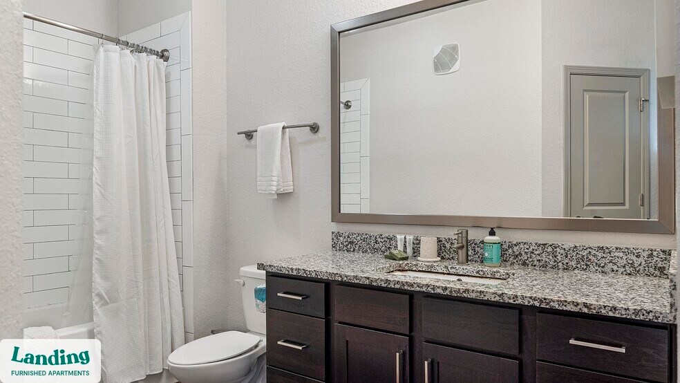 Building Photo - 3695 Island Club Dr