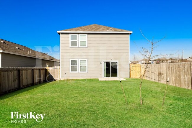 Building Photo - 4848 Hallies Gdn