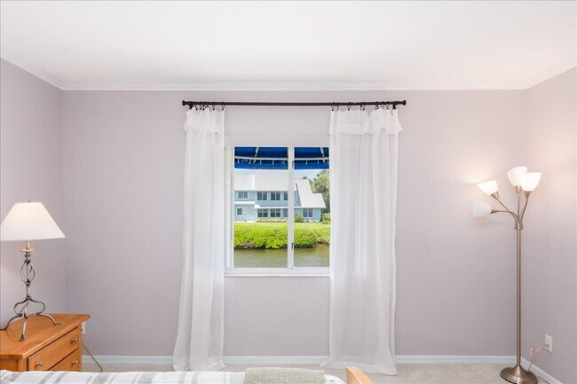 Building Photo - 6124 S River Run Dr