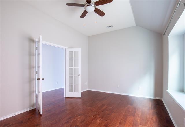 Building Photo - 9400 Stonewood Dr