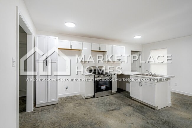 Building Photo - 1373 Cooper St