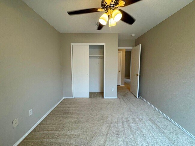Building Photo - 126 Salado Dr