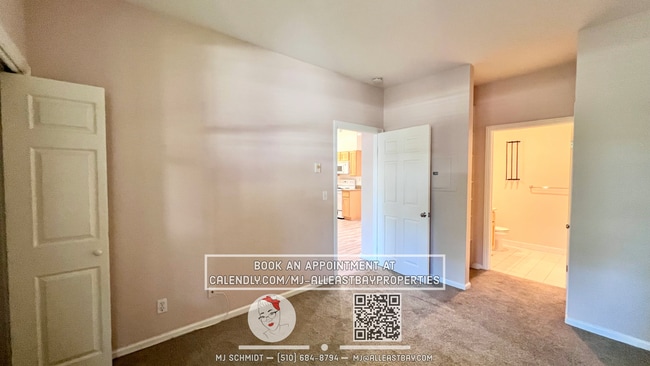 Building Photo - Beautiful 1-bedroom condo nestled in gated...