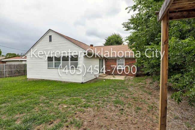 Building Photo - 1622 W Britton Rd