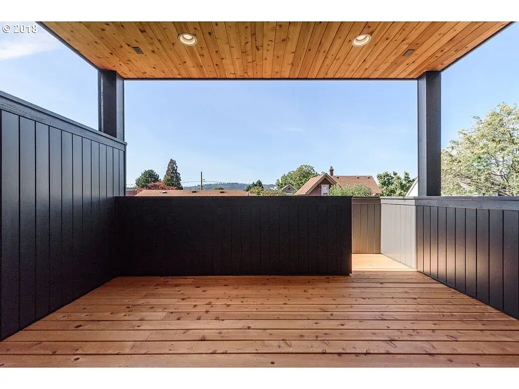 Porch - 3931 SE 28th Pl