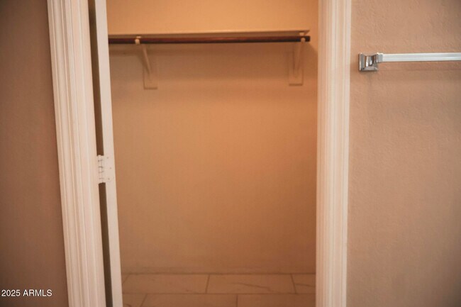 Building Photo - 3052 E Siesta Ln