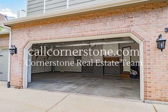Building Photo - 32 Jessana Heights