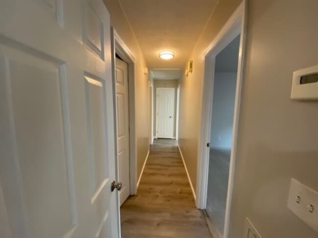 Building Photo - Welcome to this charming 3-bedroom, 2-bath...
