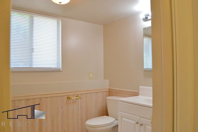 Building Photo - 1140 US-89