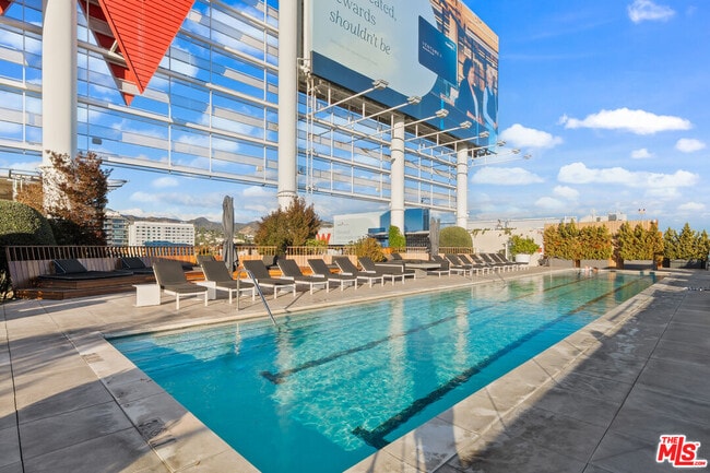 Building Photo - 6250 Hollywood Blvd