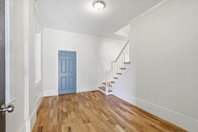 Building Photo - 305 W Broadway