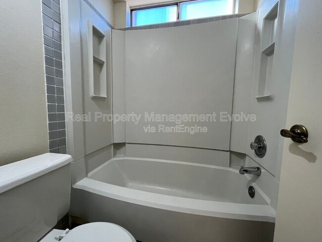 Building Photo - 10610 S 48th St