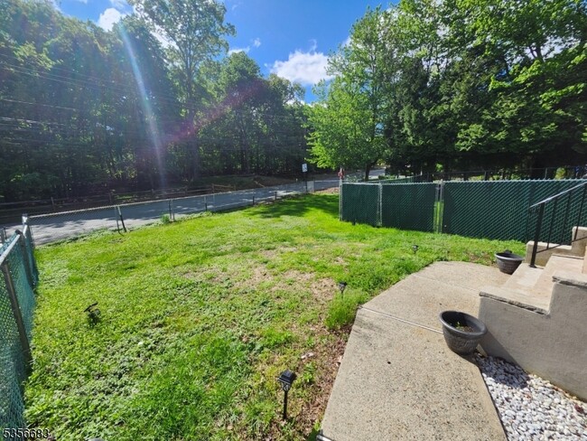 Building Photo - 204 Rifle Camp Rd