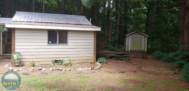 Building Photo - 160 Evening Shade Dr