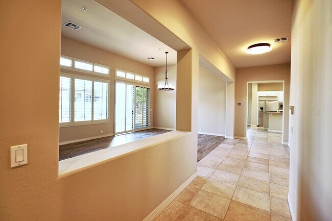 Building Photo - 7298 E Brisa Dr