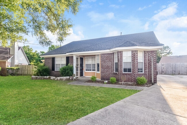 Building Photo - 913 Mister Lake Ct