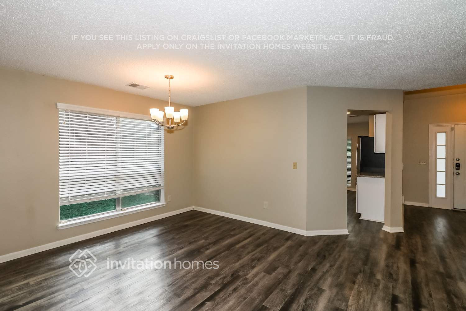 Building Photo - 8919 Village Hills Dr