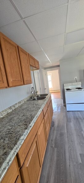 Building Photo - 257 Webber Ave