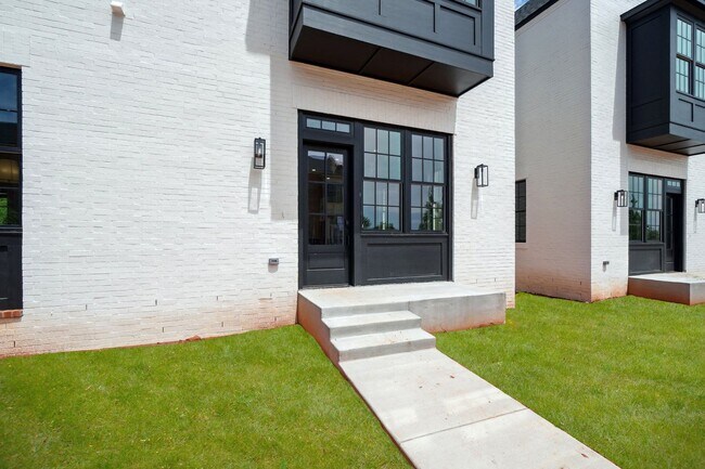 Building Photo - The White Workroom in The Heart of Selah