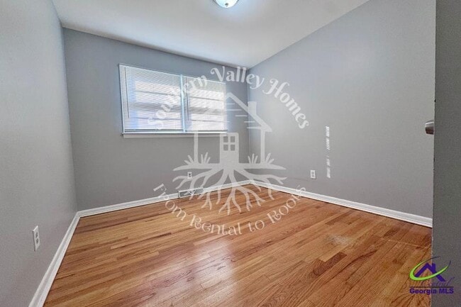 Building Photo - 305 Sparta St