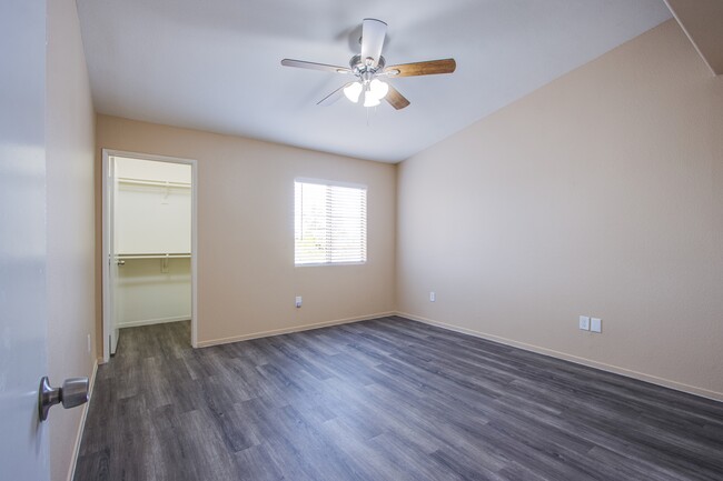 Building Photo - 7885 W Flamingo Rd