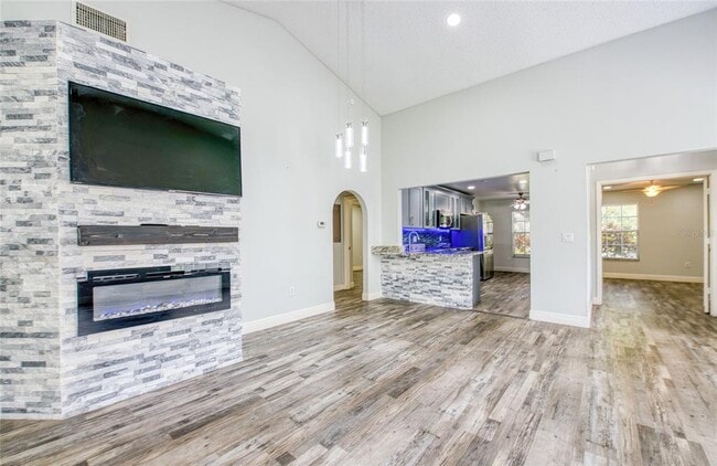 Building Photo - 2390 Bentley Dr