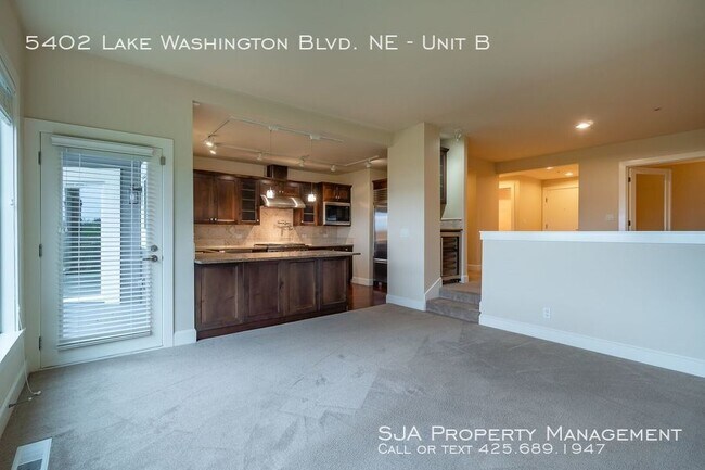 Building Photo - Downtown Kirkland Condo!